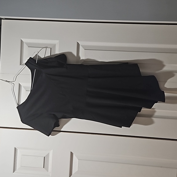 Black top with open shoulder very elegant - Picture 1 of 1